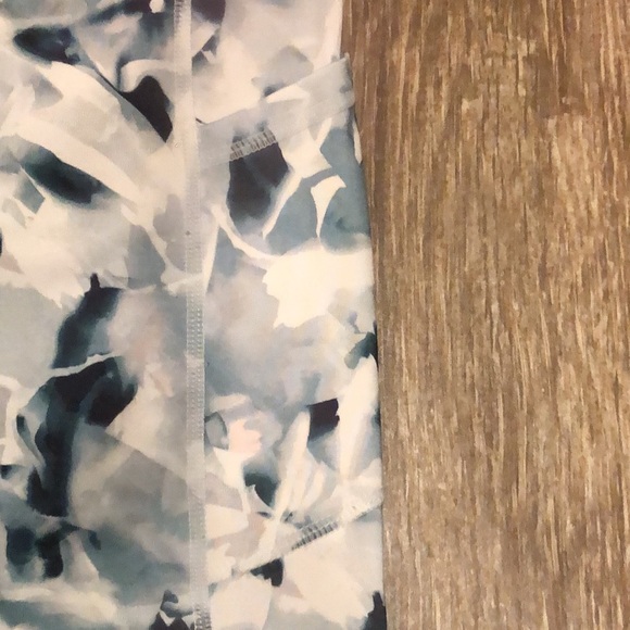 NWOT GAIAM Crop Leggings - Picture 4 of 5